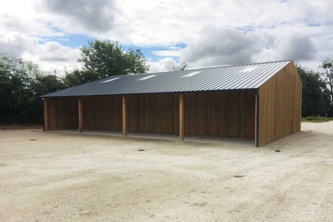 Hangar forestier en construction bois