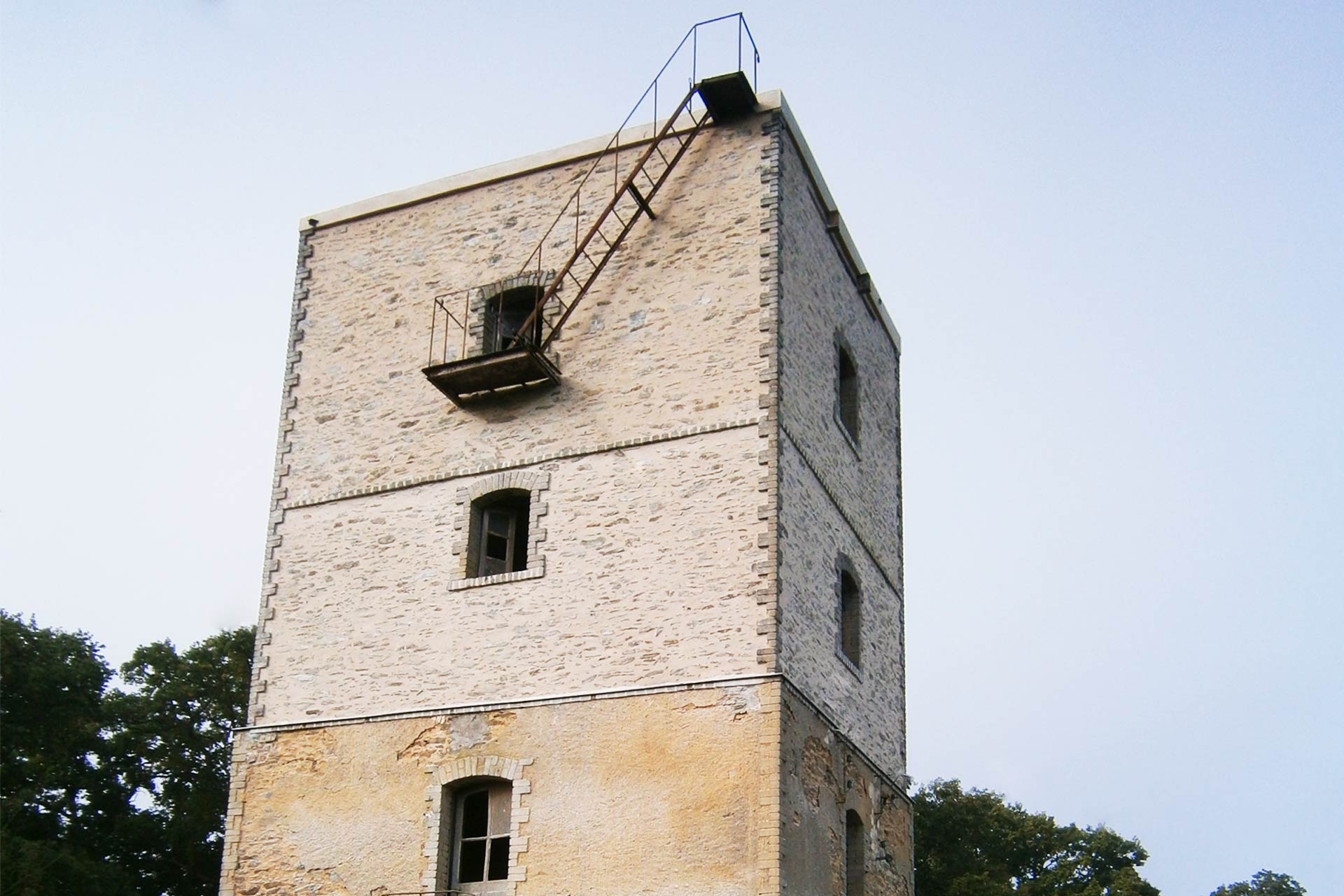 Château d'eau : façade rénovée